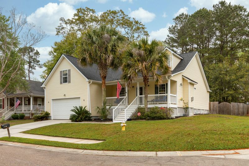 225 Hanahan Plantation Cir, Hanahan, SC 29410