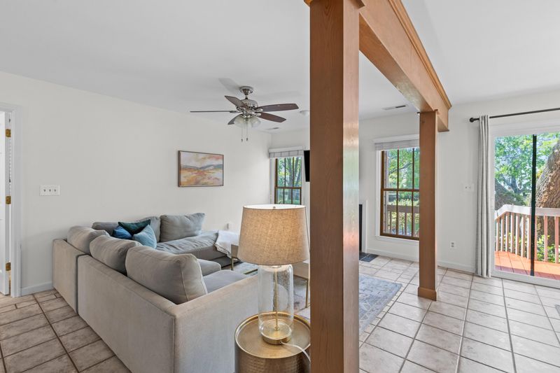 753 Lake Frances Dr, Charleston, SC 29412