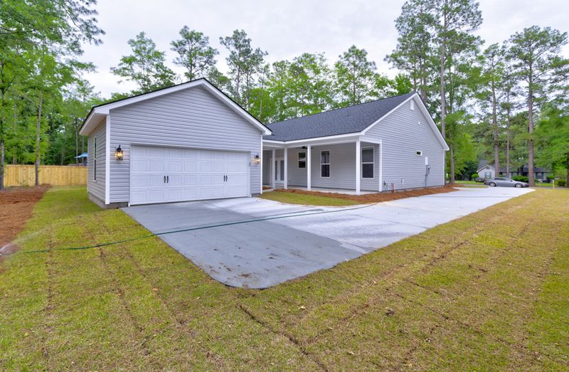 277 W Smith St, Lincolnville, SC 29485