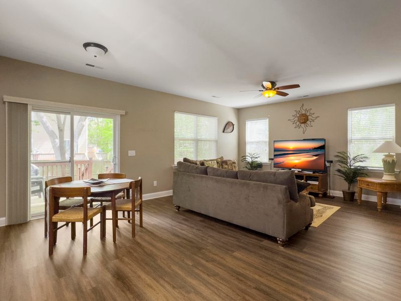 8810 Gilston Ln, North Charleston, SC 29420
