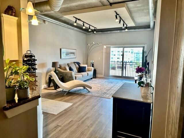 150 Bee St #611, Charleston, SC 29401