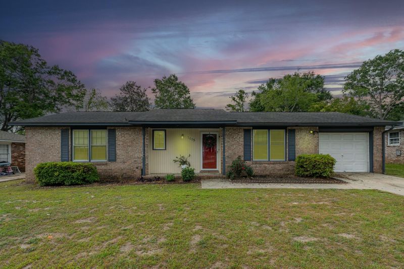 7655 Ovaldale Dr, North Charleston, SC 29418