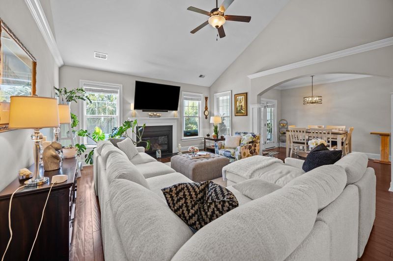 711 Farm Cottage Ln, Charleston, SC 29412