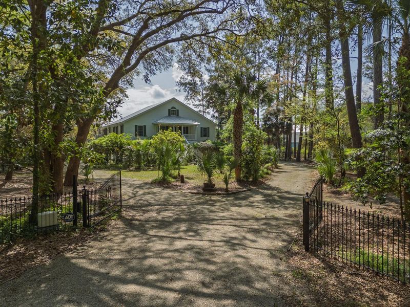 8551 Pope Landing Rd, Edisto Island, SC 29438