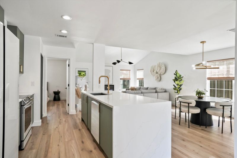 1366 W Point Dr, Mount Pleasant, SC 29466