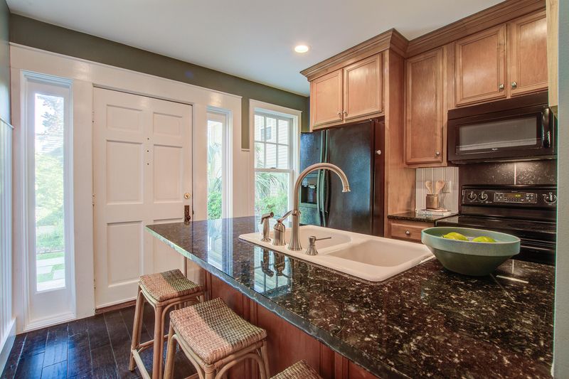 22 Ashton St, Charleston, SC 29403