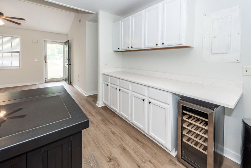 521 Savannah Rd, Ladson, SC 29456