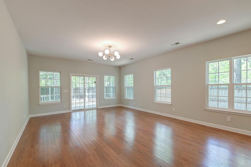 1453 Joy Ave, Charleston, SC 29407