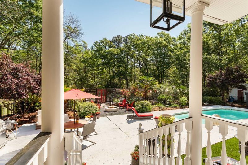 5680 Dixie Plantation Rd, Hollywood, SC 29449