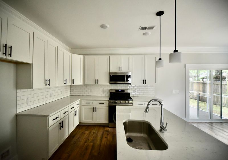 1178 Braddock Ave, North Charleston, SC 29406