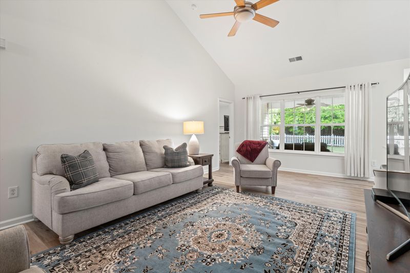1362 Palm Cove Dr, Charleston, SC 29492