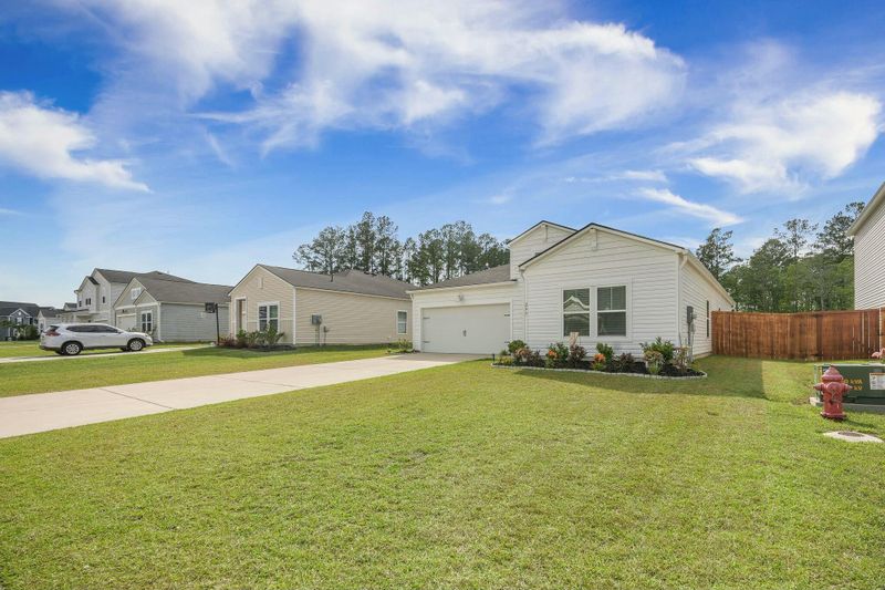 293 Firewheel Ct, Summerville, SC 29486