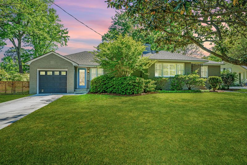 3 Lord Ashley Dr, Charleston, SC 29407