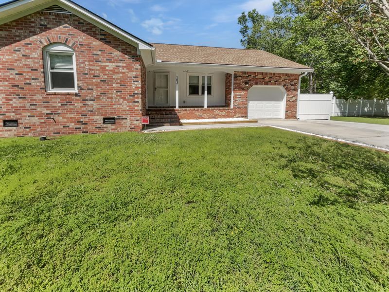 103 Sycamore Dr, Summerville, SC 29485