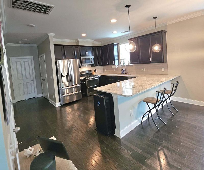 7406 Purser Ln, Hanahan, SC 29410