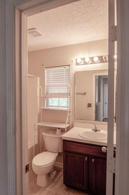 206 Trickle Dr, Summerville, SC 29483