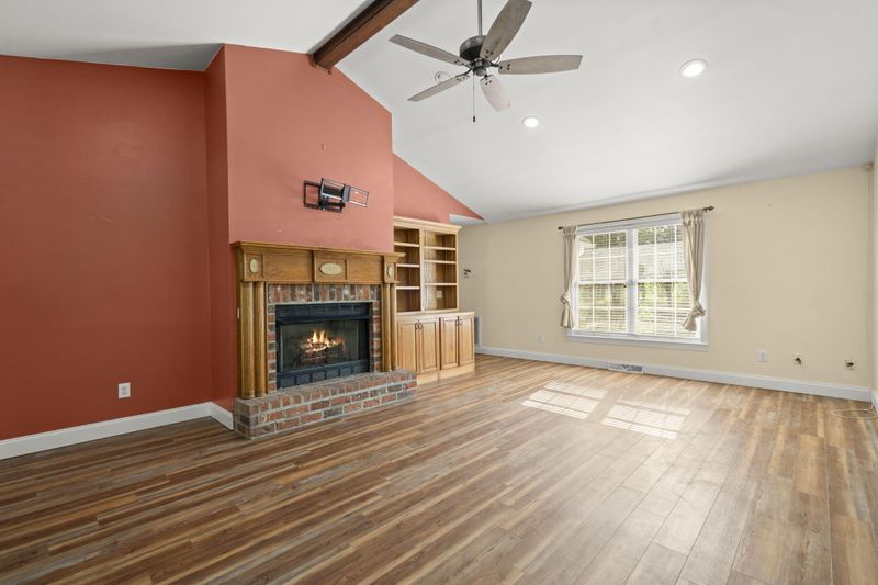 520 Givhans Rd, Ridgeville, SC 29472