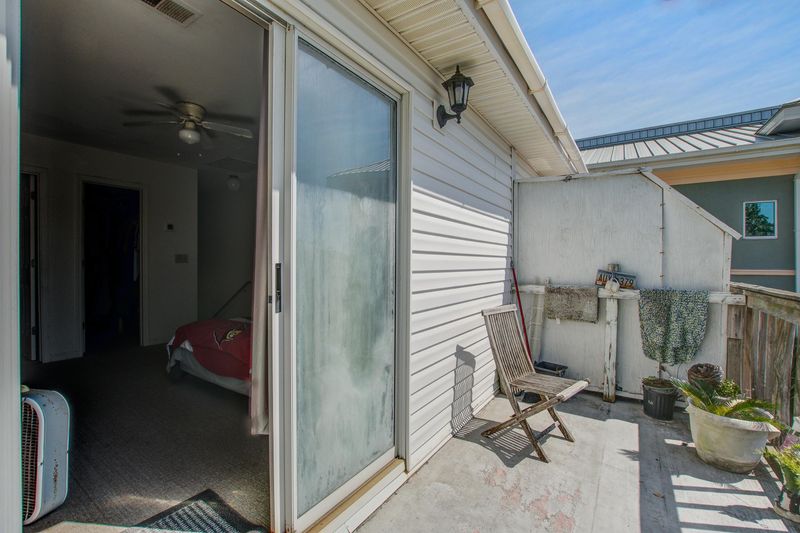 108 W Cooper Ave, Folly Beach, SC 29439