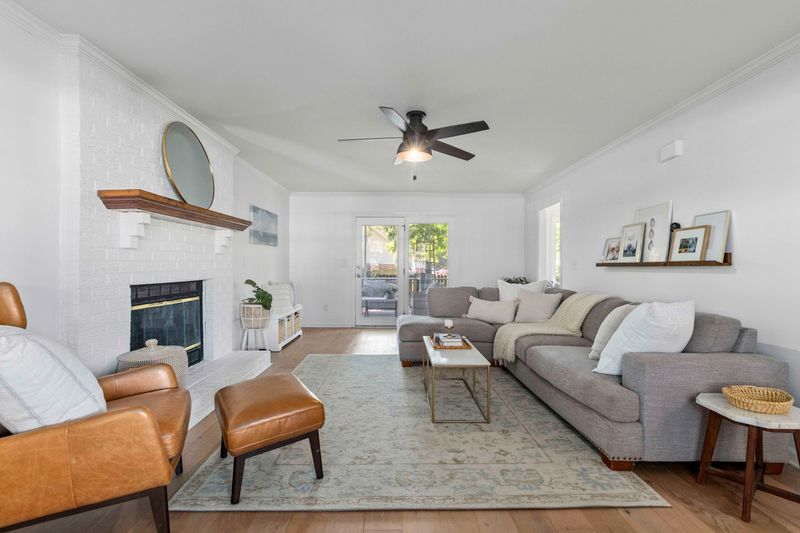 99 Shadowmoss Pw, Charleston, SC 29414