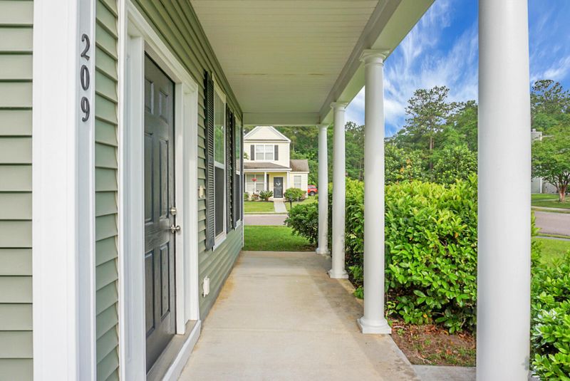 209 Killarney Trl, Moncks Corner, SC 29461