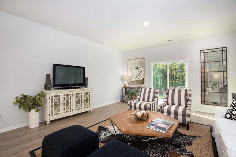 323 Pine Crest View Dr, Summerville, SC 29486