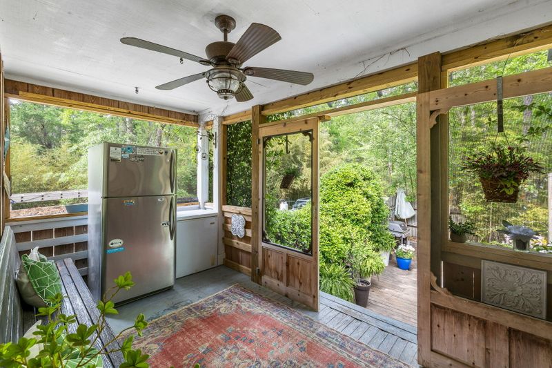 815 W Carolina Rd, Mcclellanville, SC 29458
