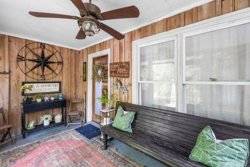 815 W Carolina Rd, Mcclellanville, SC 29458