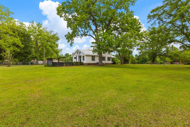 285 Roosevelt Dr, Saint Stephen, SC 29479