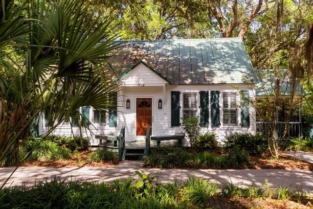 622 Venning St, Mcclellanville, SC 29458