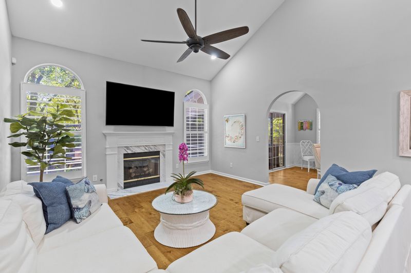 715 Majestic Oak Dr, Charleston, SC 29412