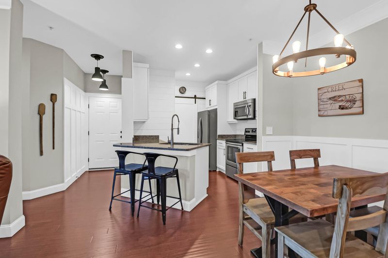 1300 Park West Blvd #215, Mount Pleasant, SC 29466