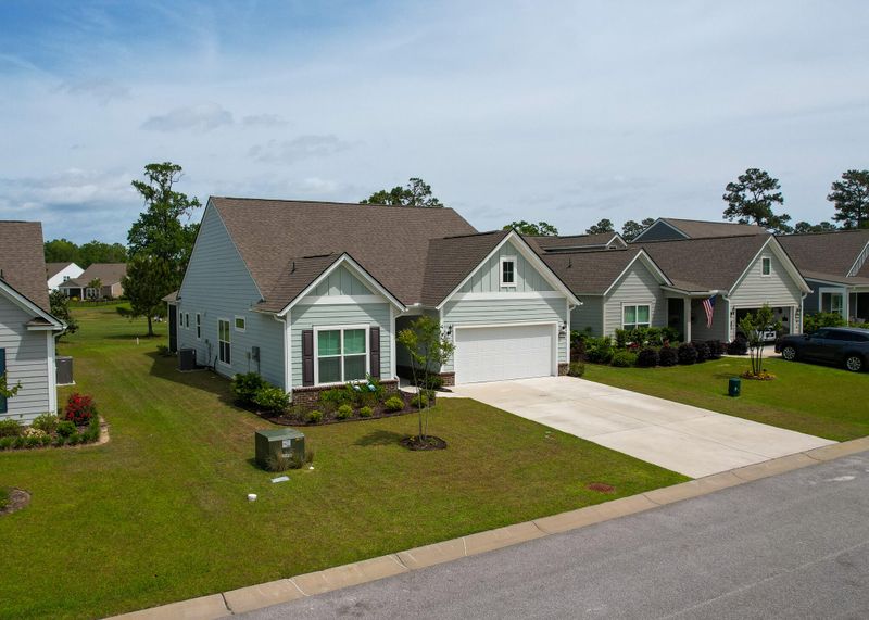 6176 Wilkes Pond Dr, Hollywood, SC 29449