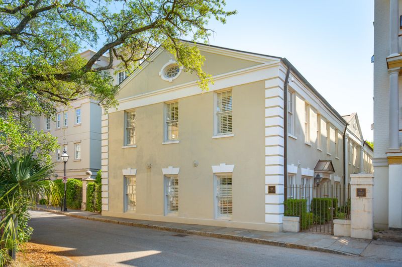 8 Prioleau St #Th A, Charleston, SC 29401
