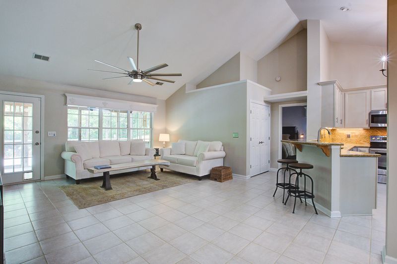 2154 Country Manor Dr, Mount Pleasant, SC 29466