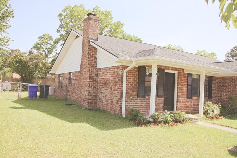 7712 Corley Dr, North Charleston, SC 29418