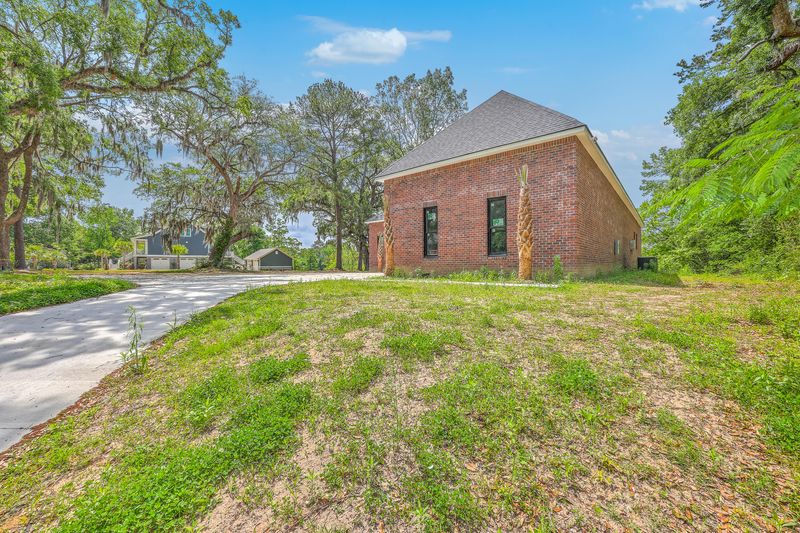 404 Fairington Dr, Summerville, SC 29485