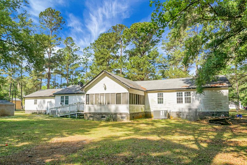 868 Groomstown Rd, Cross, SC 29436