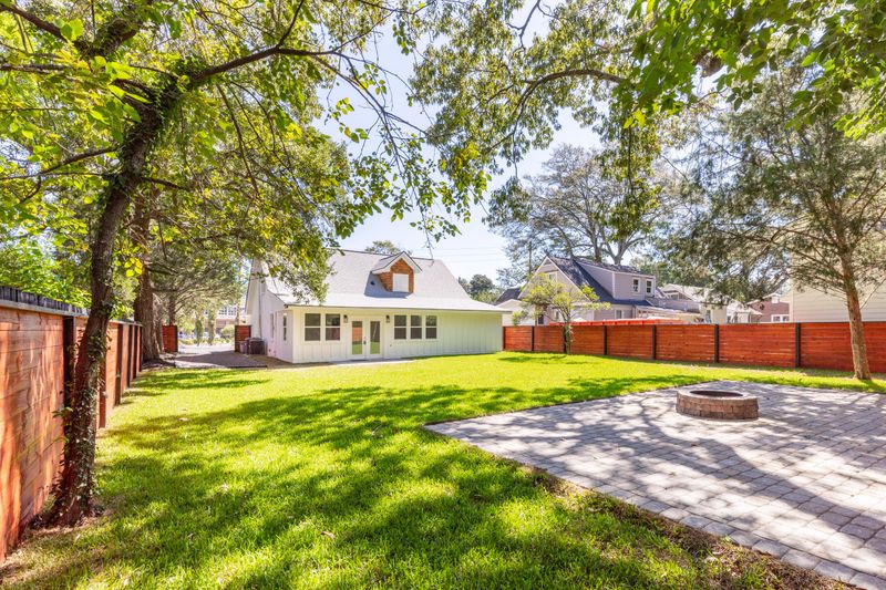 83 Avondale Ave, Charleston, SC 29407