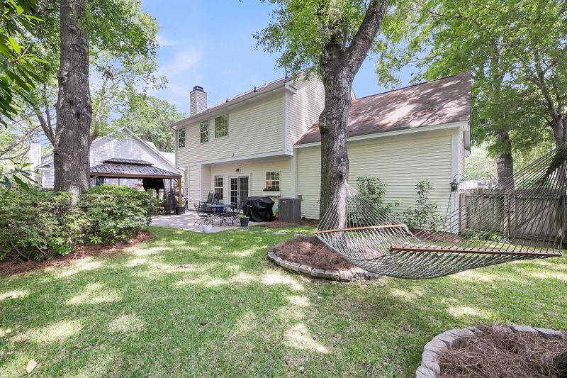 1938 Oak Tree Ln, Mount Pleasant, SC 29464