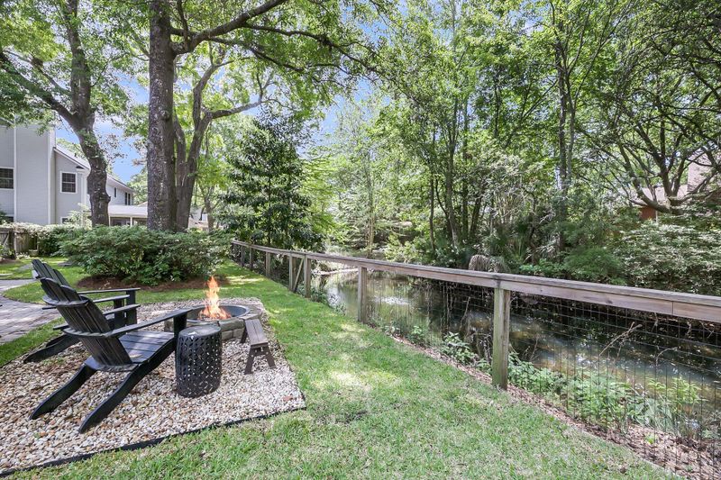 1938 Oak Tree Ln, Mount Pleasant, SC 29464