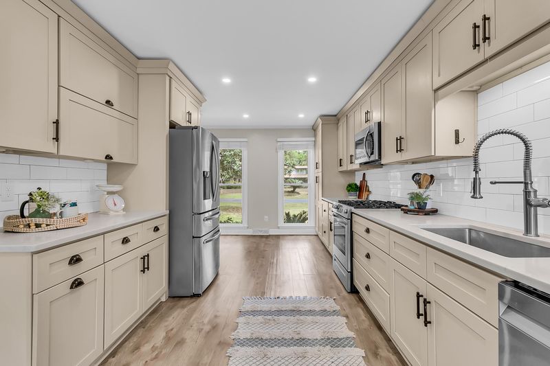 1541 Hutton Pl, Charleston, SC 29407