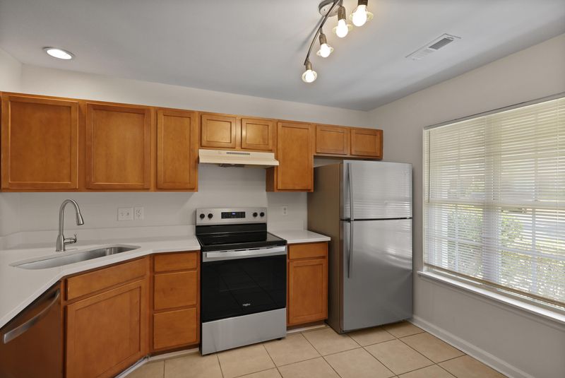 145 Taylor Cir, Goose Creek, SC 29445