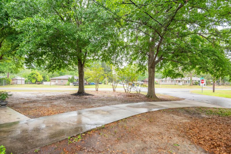 9887 Midview Dr, Ladson, SC 29456