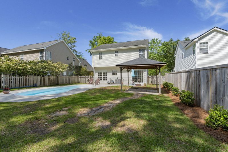 132 E Hartwick Ln, Goose Creek, SC 29445