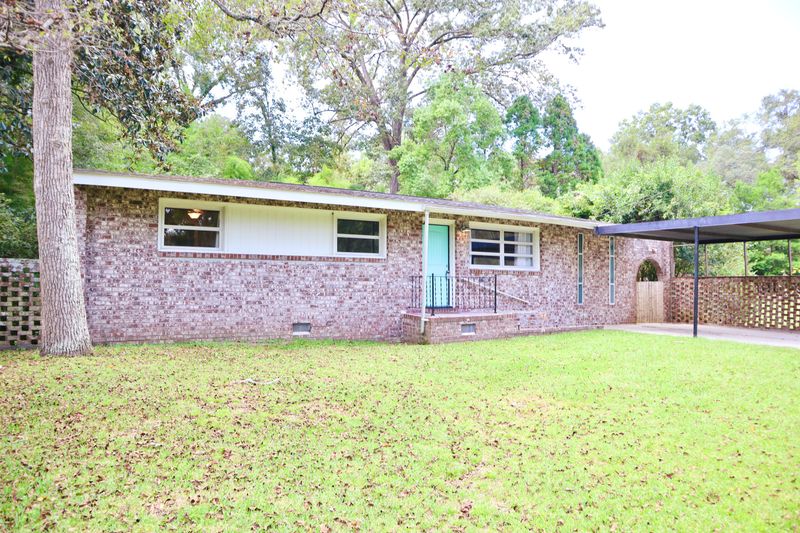 108 Helen Dr, Summerville, SC 29483