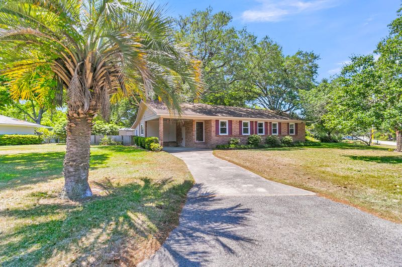 1143 Winborn Dr, Charleston, SC 29412