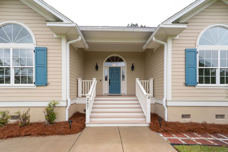 287 Commonwealth Rd, Mount Pleasant, SC 29466
