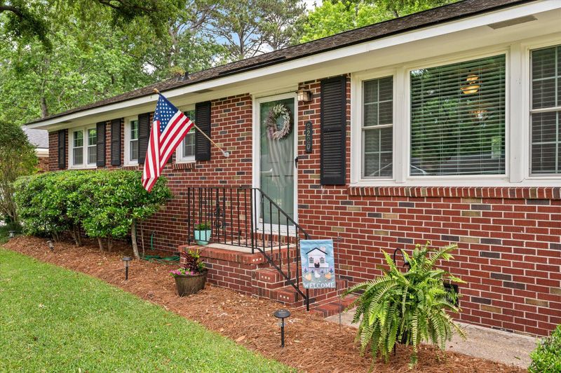 2220 Pinehurst Ave, Charleston, SC 29414