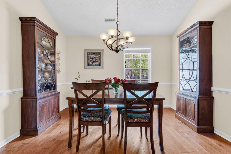 1725 Henley Ln, Charleston, SC 29412