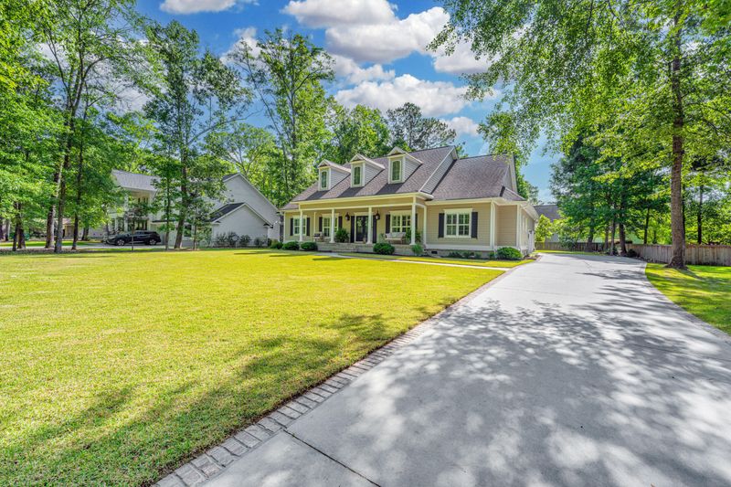 5692 Barbary Coast Rd, Hollywood, SC 29449